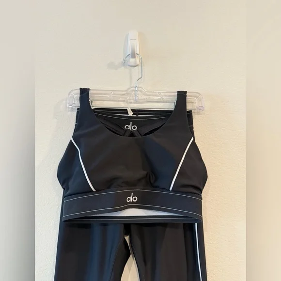 ALO Yoga Airlift Black Set — Leggings & Sports Bra